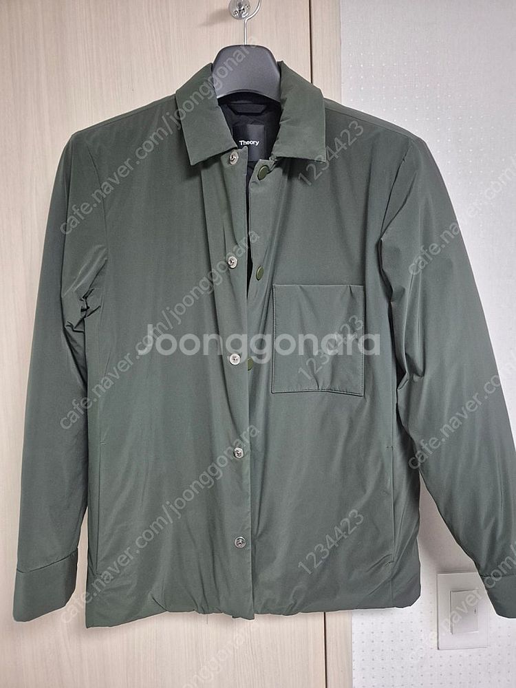 띠어리 20fw 페이퍼나일론 워커 패딩 s(카키)--0