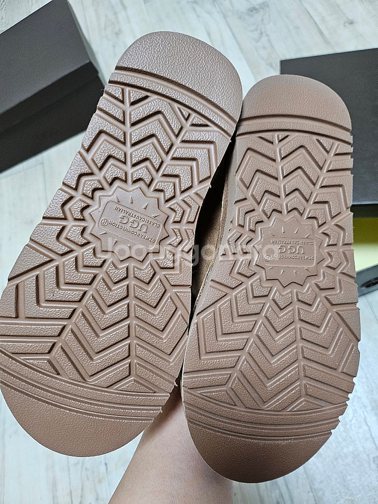 어그 오즈웨어 아드리안앵글 성인7사이즈(235) 아동35사이즈(210)--4