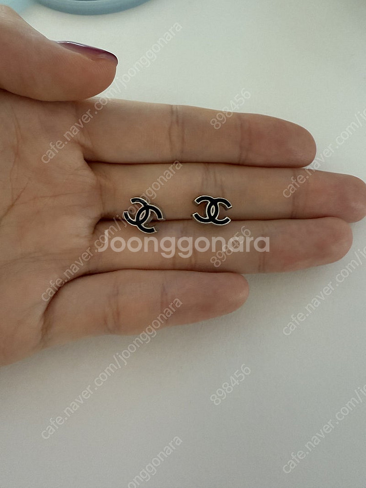 샤넬 로고 미니 귀걸이 블랙 제니 빈티지 정품 악세사리--5