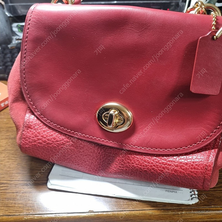 코치 페이 캐리올 레드--3