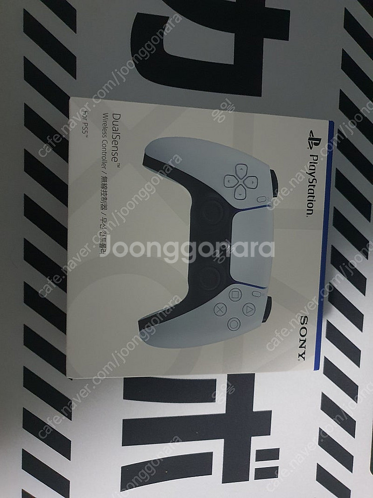 PS5 듀얼센스 화이트 판매합니다.--0