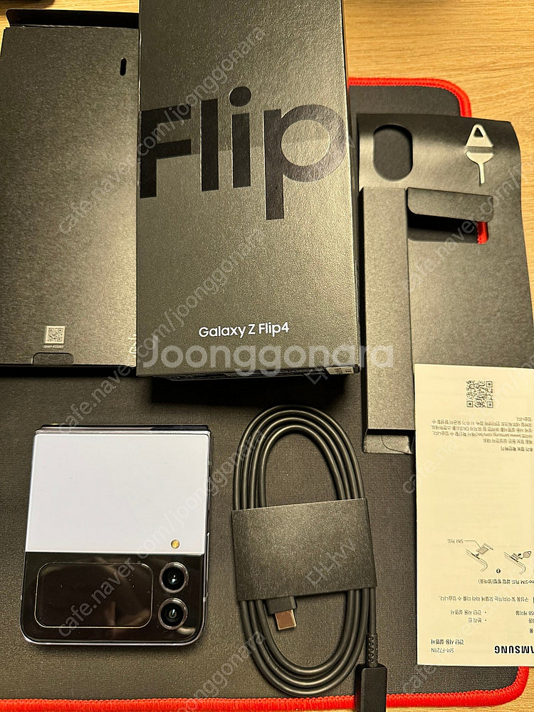 ZFlip4(플립4) 블루 256기가 신품급 팝니다.--5