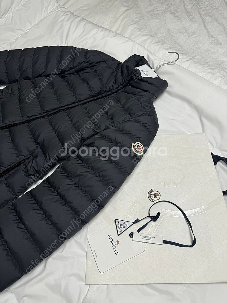 몽클레르 몽클레어 아브데로스 구스다운 여성패딩 팝니다--0