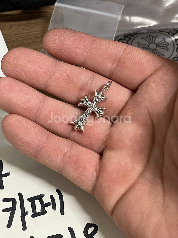 크롬하츠 타이니 파베 다이아 펜던트--2