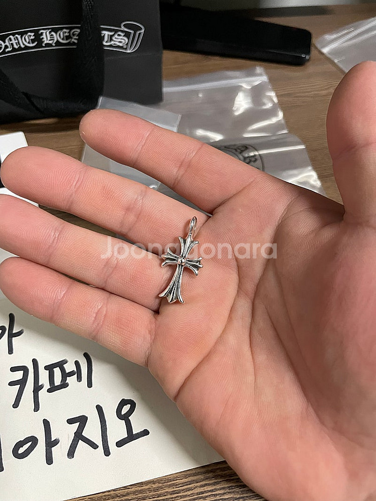 크롬하츠 타이니 파베 다이아 펜던트--4