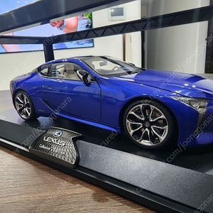 1:18 다이캐스트 LC500