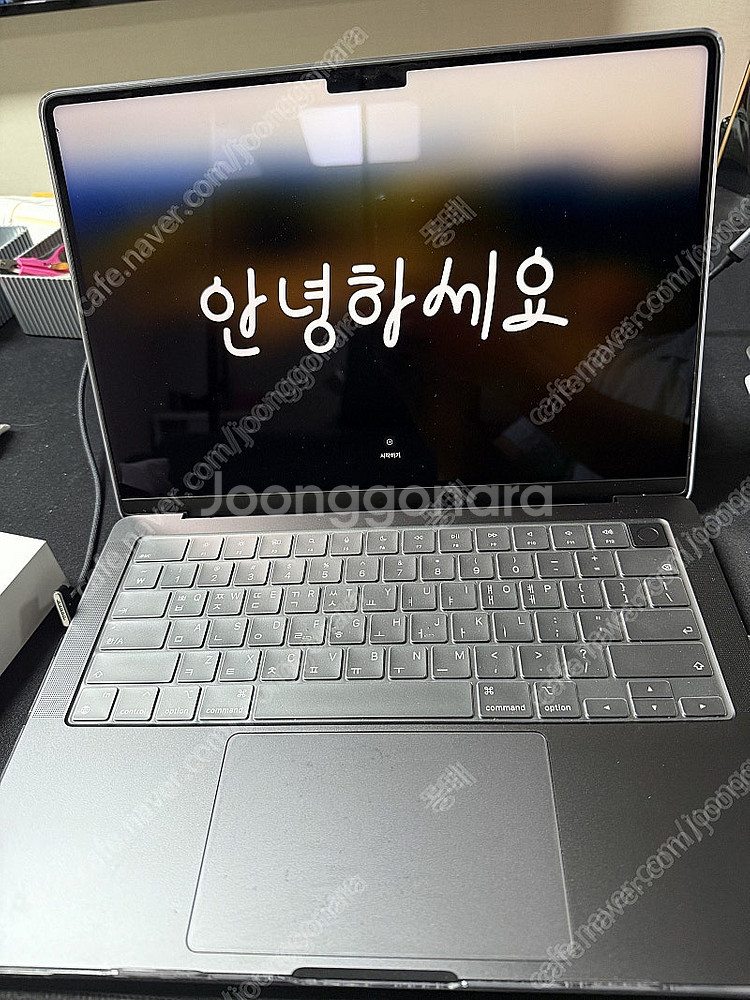 맥북 프로 M3 14인치 18gb 1테라 팝니다.--0