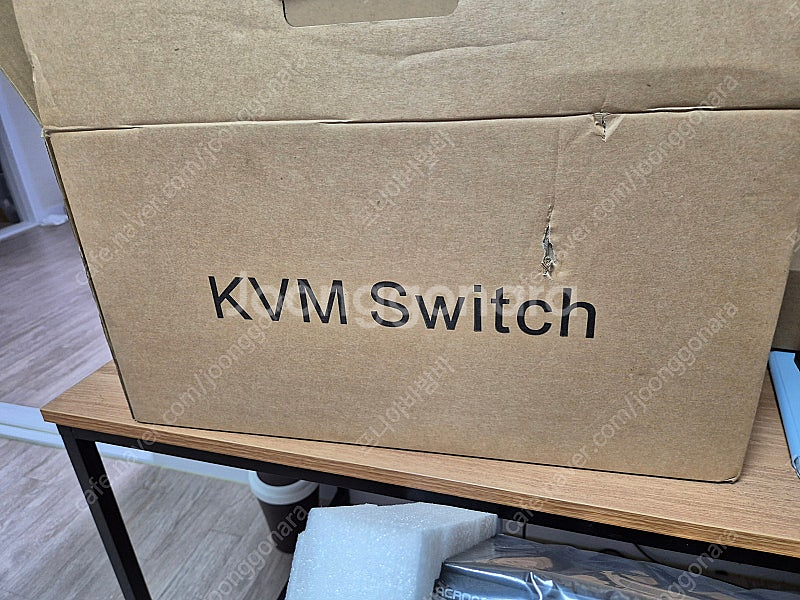 랙마운트 VGA KVM 스위치 팝니다 kxm 0108--1