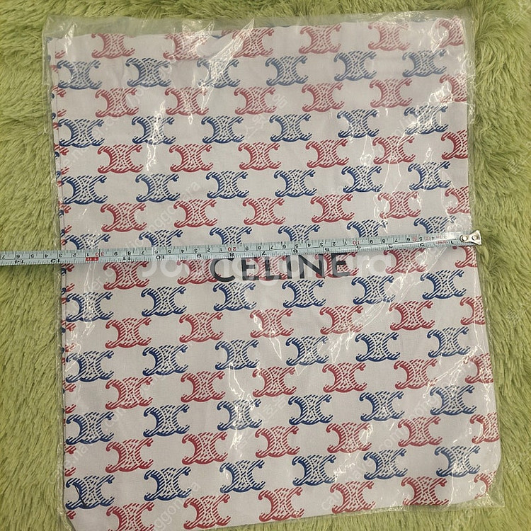 셀린느 에코백--2