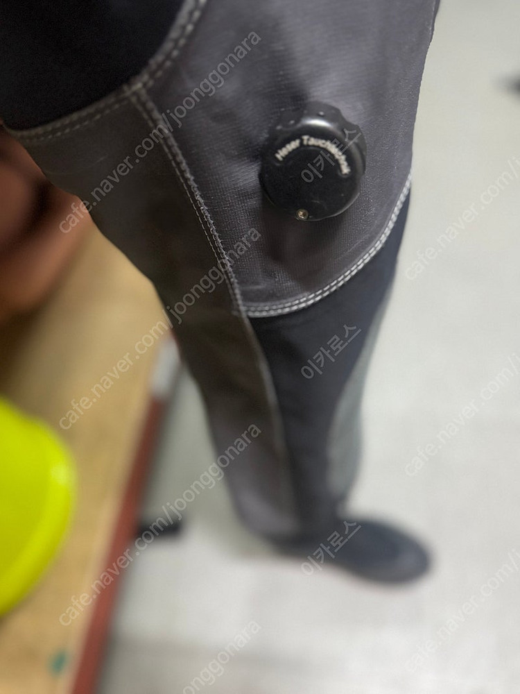 산티 이라이트 플러스 드라이슈트 판매합니다--3