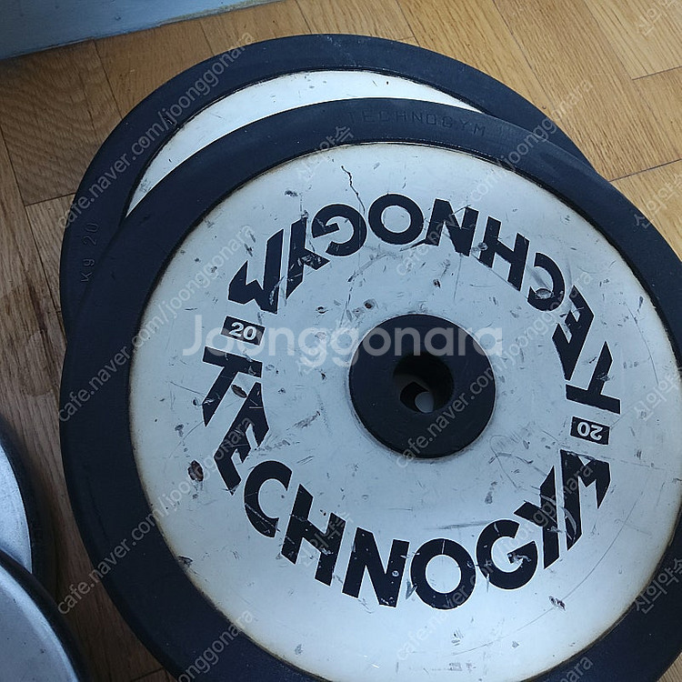 중량원판 판매합니다. 20KG 두 개, 10KG 두개,...--0