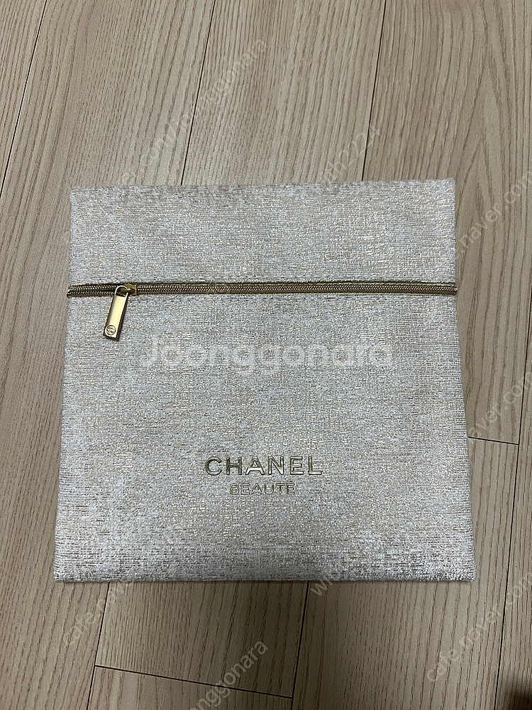 샤넬 뷰티 홀리데이 파우치--0