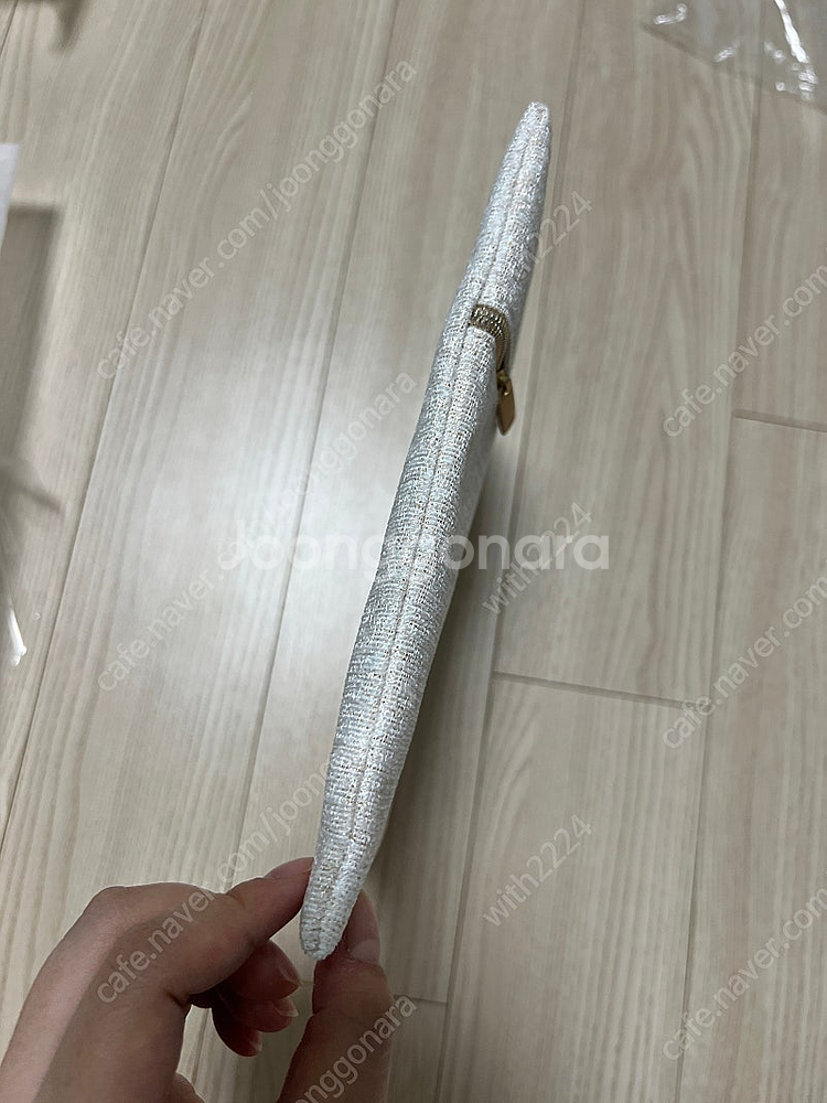 샤넬 뷰티 홀리데이 파우치--1
