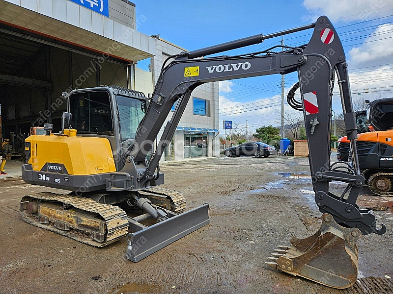 볼보 EC60E 2021년식 회전라인 02 중고굴삭기--1