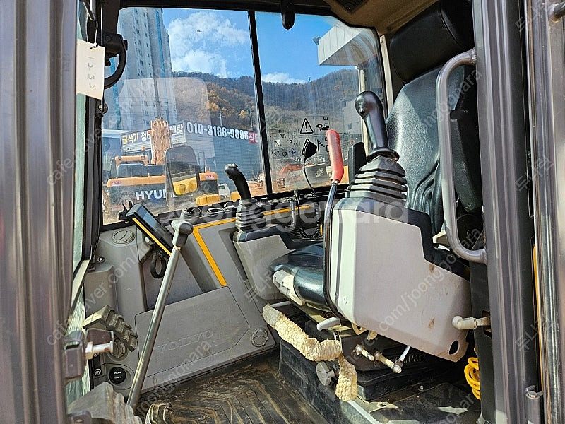 볼보 EC60E 2021년식 회전라인 02 중고굴삭기--9