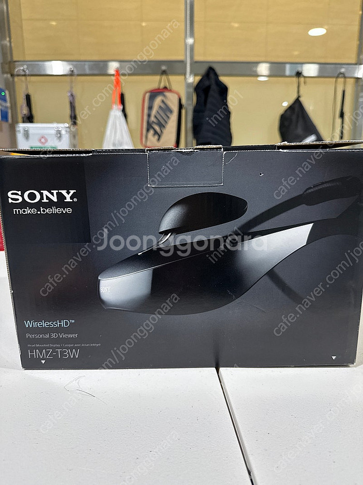Sony HMZ-T3W--0