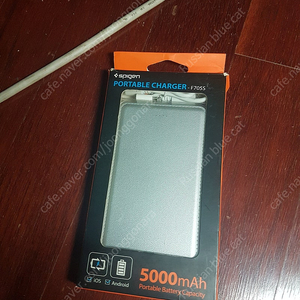 슈피겐 보조 배터리 5000mah 판매합니다.