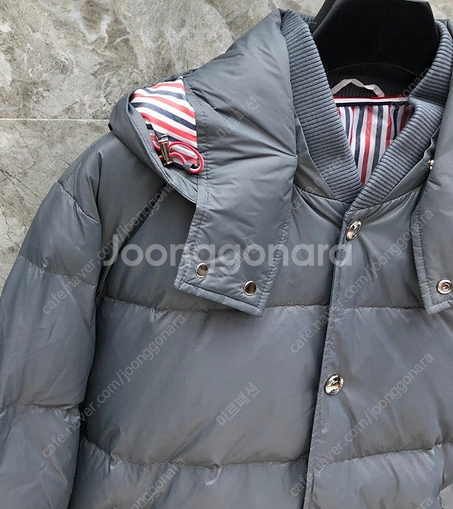 톰브라운 사선 남여공용 다운 재킷 패딩 3칼라--9