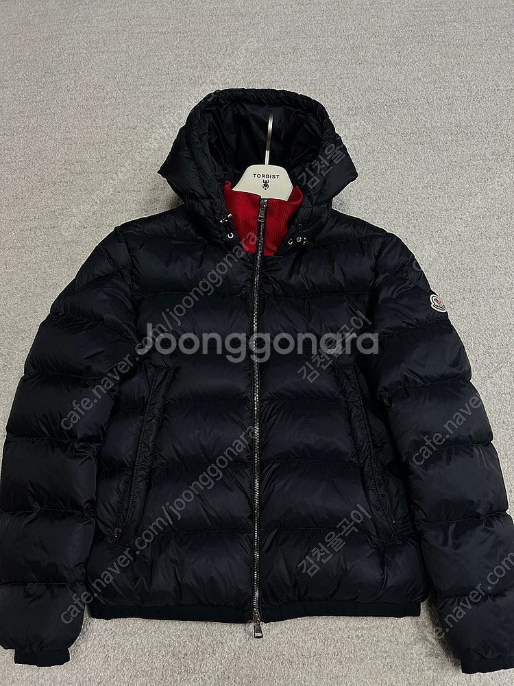 몽클레어 다운패딩--3