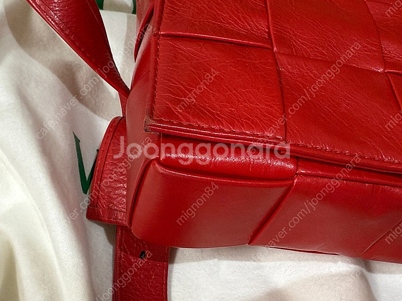 보테가베네타 카세트백 인트레치아토 레드 송아지가죽 급처--8