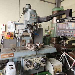 MAKINO CNC V-MILLING M/C