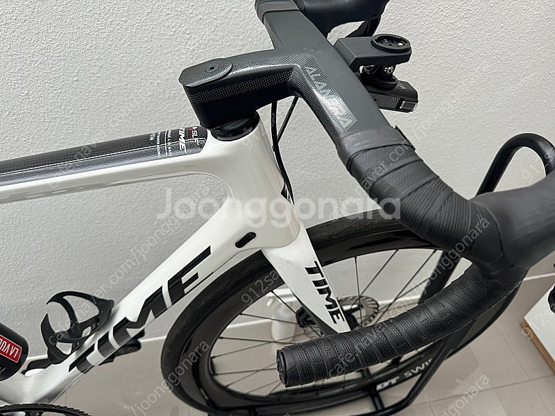 타임 알프듀에즈21 화이트 M 105di2 새상품급 대...--1