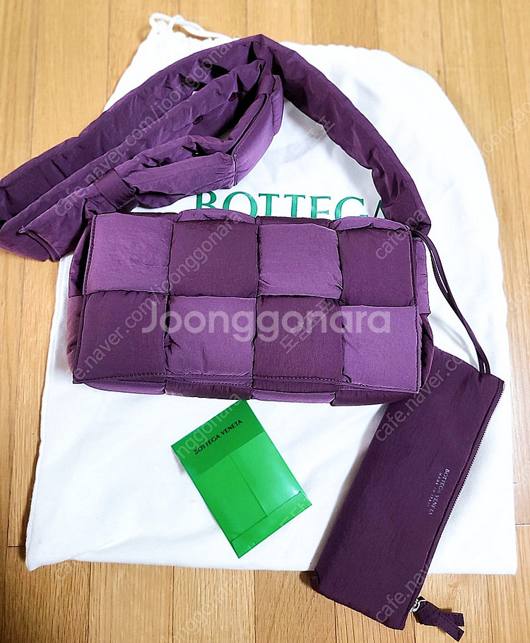 보테가베네타 카세트 패딩백 귀한 와인칼라!!!--3