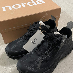 노다 norda 001 스텔스 블랙 255(US MEN 7.5 사이즈) 새상품