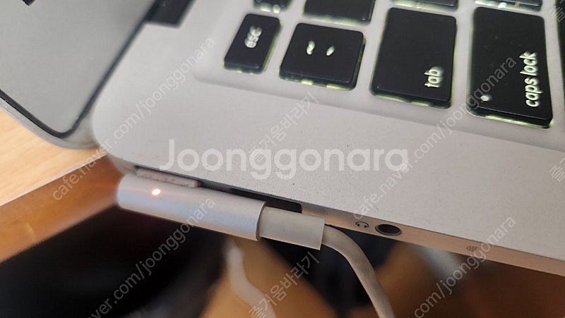 맥북에어 1.8Ghz, i7, 메모리4 g, 256 S...--1