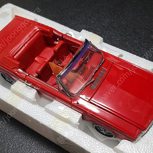 ERTL precision 1964 포드 머스탱 1세대 클래식카 다이캐스트 1/18 레드 컨버터블 판매합니다