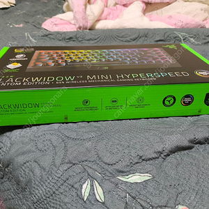 Razer 블랙위도우 V3 미니 하이퍼스피드 65% 무선 기계식 게이밍 키보드 - 황축 리니어 & 무소음 + 팬텀 푸딩 키캡