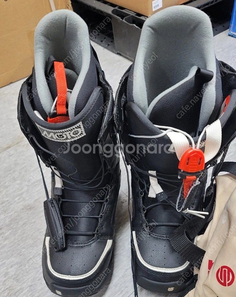 버튼 157데크.바인딩부츠265.270.290보드복 풀세트가능. 더블보아260.--0