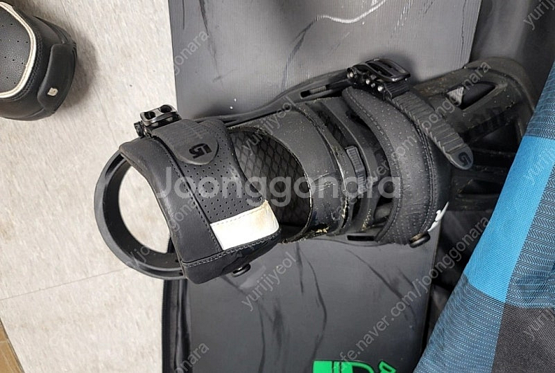 버튼 157데크.바인딩부츠265.270.290보드복 풀세트가능. 더블보아260.--2