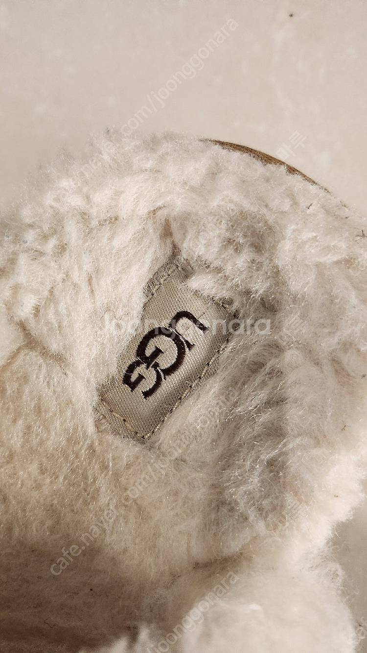 미국 어그 슬리퍼 정품 EU36 (225 정도)--2