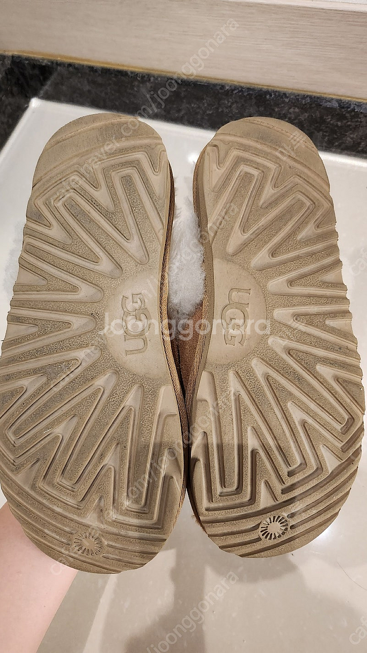 미국 어그 슬리퍼 정품 EU36 (225 정도)--3