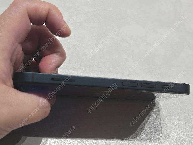 아이폰 13mini 블랙 256 판매합니다--5