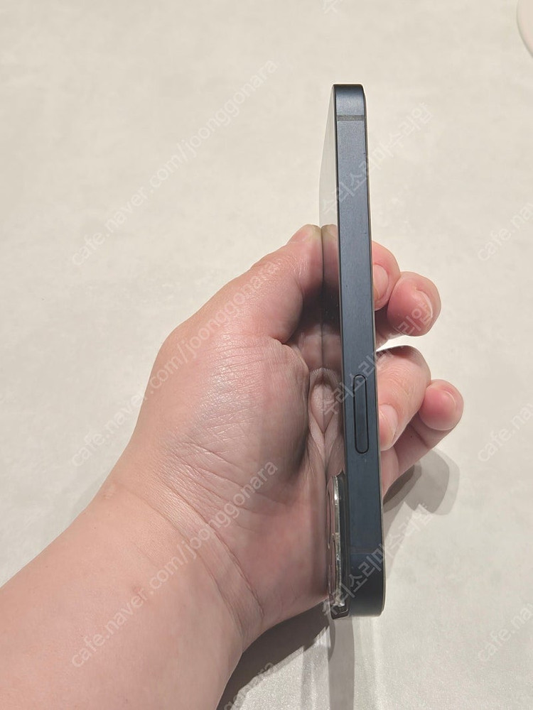 아이폰 13mini 블랙 256 판매합니다--7