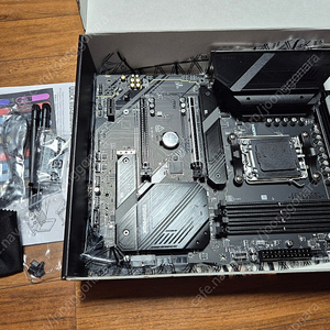 MSI B650 토마호크 와이파이 판매합니다