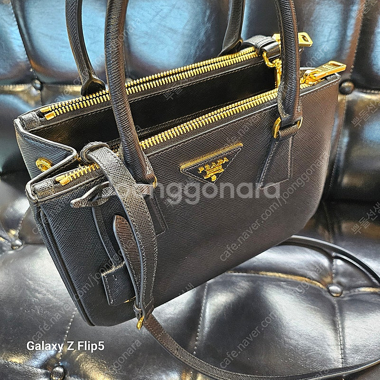 정품 프라다 사피아노 스몰 팝니다~--5