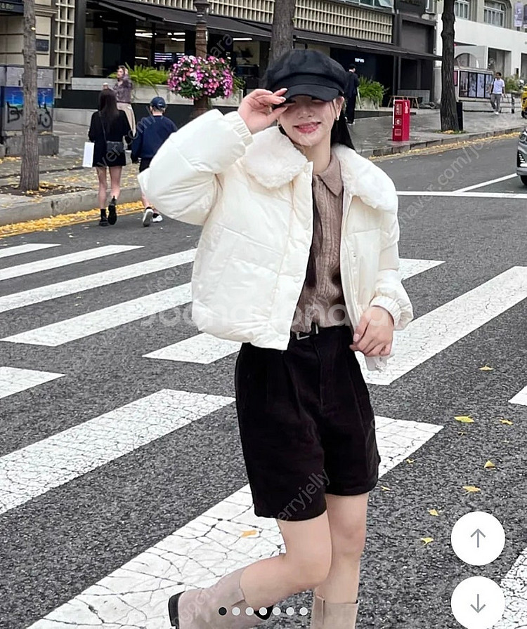 스파오 퍼카라 크롭 숏패딩 아이보리 (택포)--1