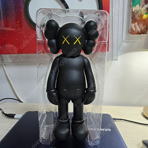 카우스 KAWS 컴패니언 블랙 피규어