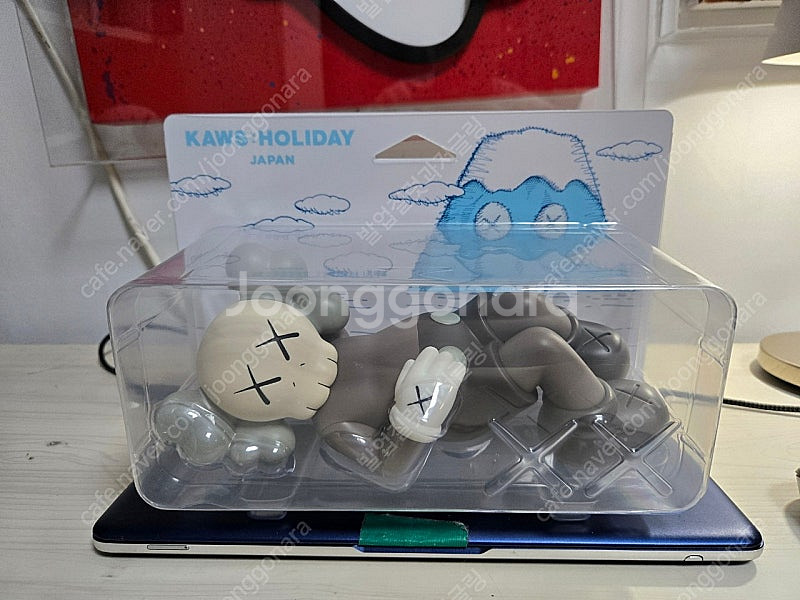 카우스 KAWS 홀리데이 재팬 브라운 피규어--0