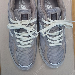 뉴발란스990V4 X KITH 문락 270사이즈.팝니다