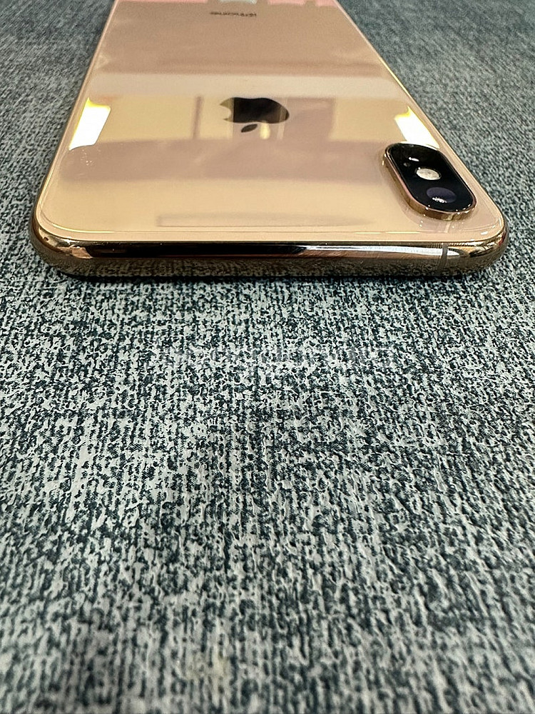 (SSS등급) 아이폰XS MAX 64G 골드 배터리 80% 깨끗한폰 30만원 판매해요--5