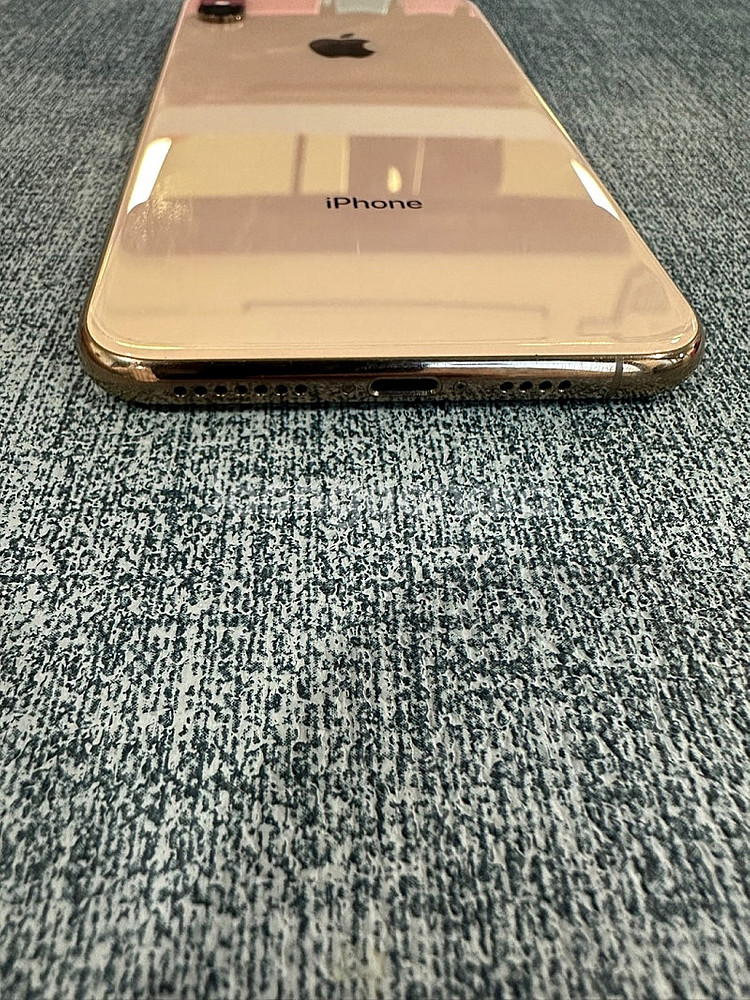 (SSS등급) 아이폰XS MAX 64G 골드 배터리 80% 깨끗한폰 30만원 판매해요--7