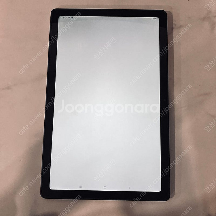 갤럭시 탭A7 블랙 64기가 WIFI 액정깨끗! 매우깔끔! 11만원 판매합니다--4