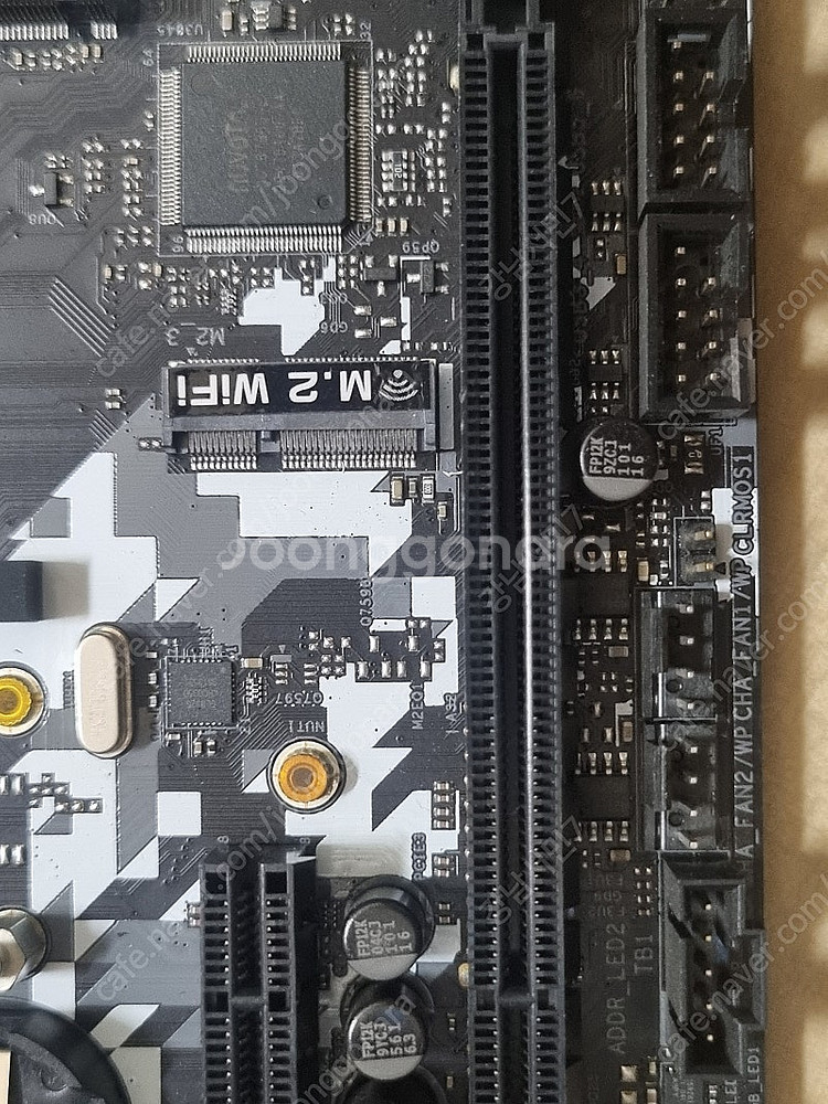 고장 메인보드4장(b450 h85 b150)--8