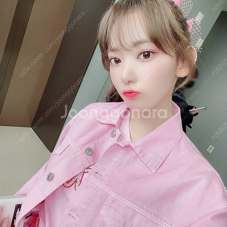 아이즈원 르세라핌 사쿠라 폴라로이드--0