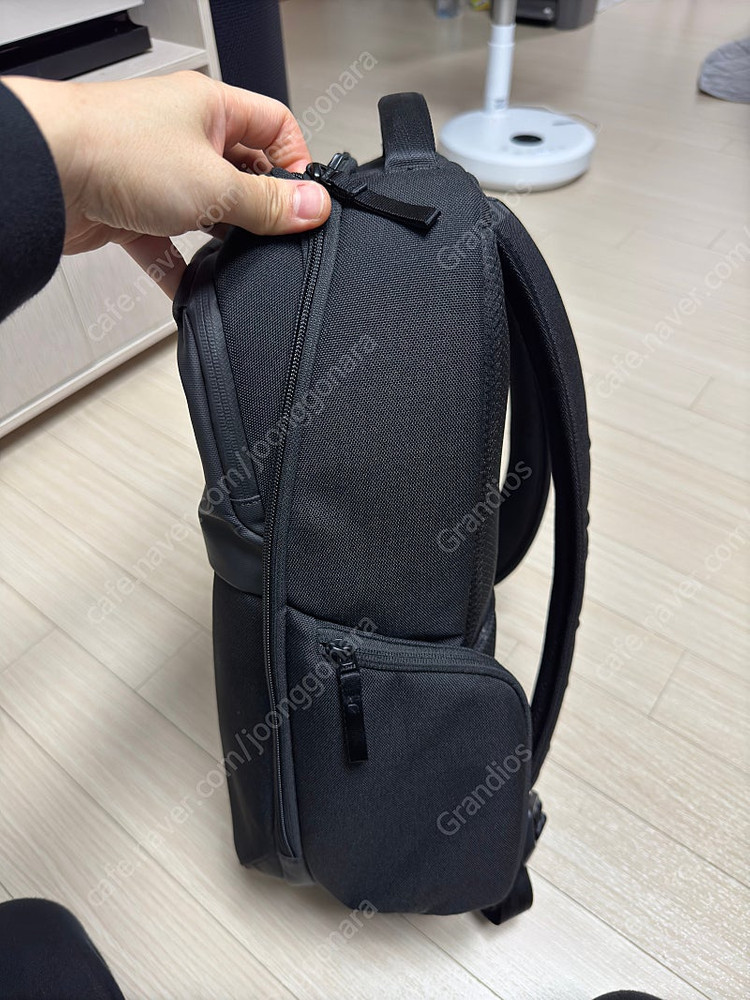 인케이스 아크 데이팩 블랙색상 5만원--2