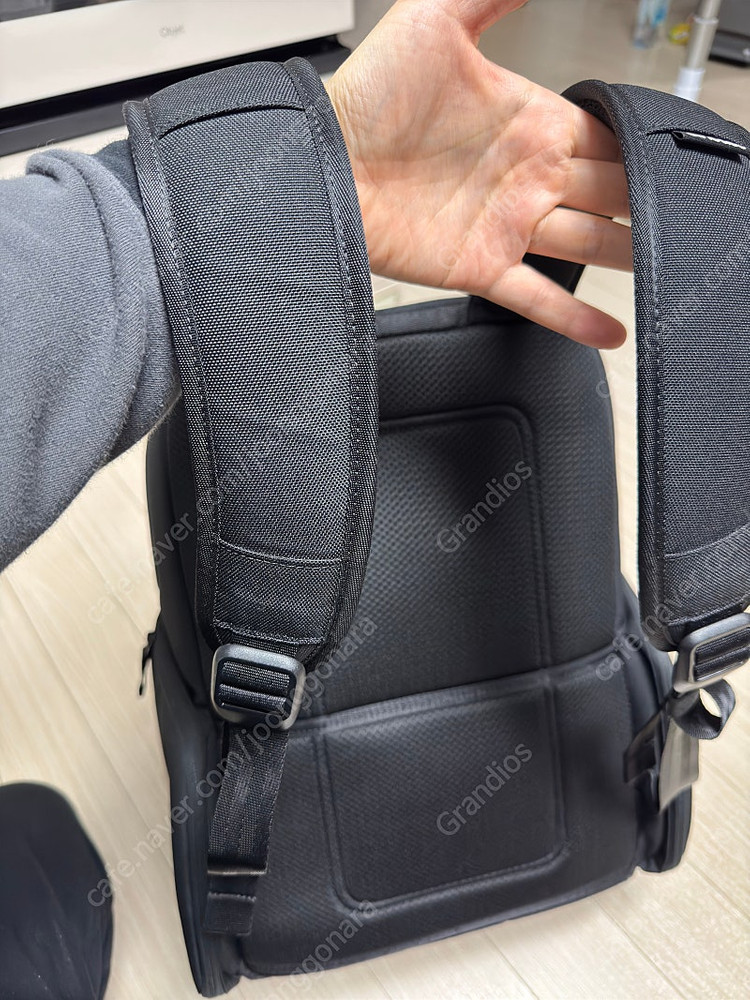 인케이스 아크 데이팩 블랙색상 5만원--3